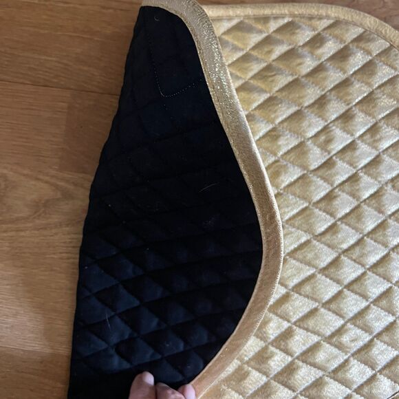 Placemats Gold Set 4 Quilted Shinny Lame Fabric Festive Party Dinner - Picture 2 of 4